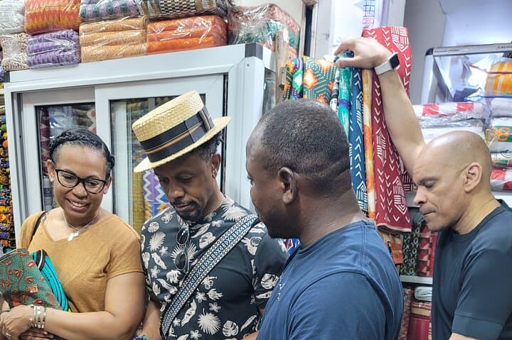Accra Half-Day Fabric & Batik Tour — Makola Market Textile Experience photo 2