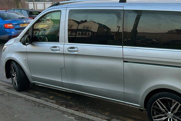 Private Guided Tour of London Highlights in an Executive Vehicle — 8-Hour Custom City Drive photo 5