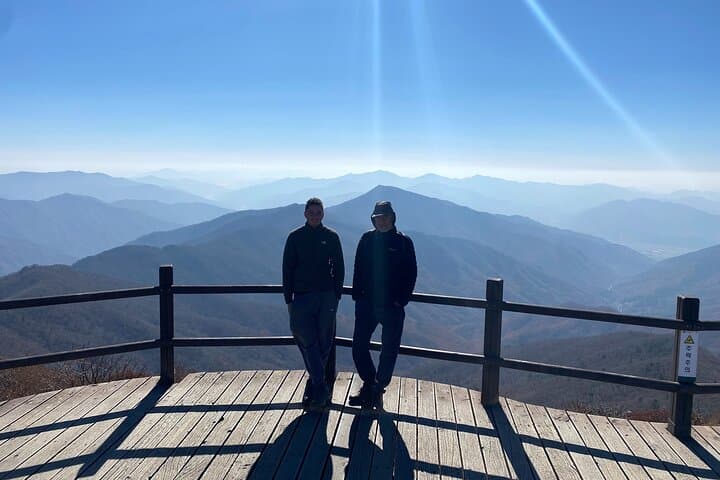 Jiri-san Day Hike: Nogo-dan (1505m), Banya-bong (1732m) and Temple Circuit photo 5