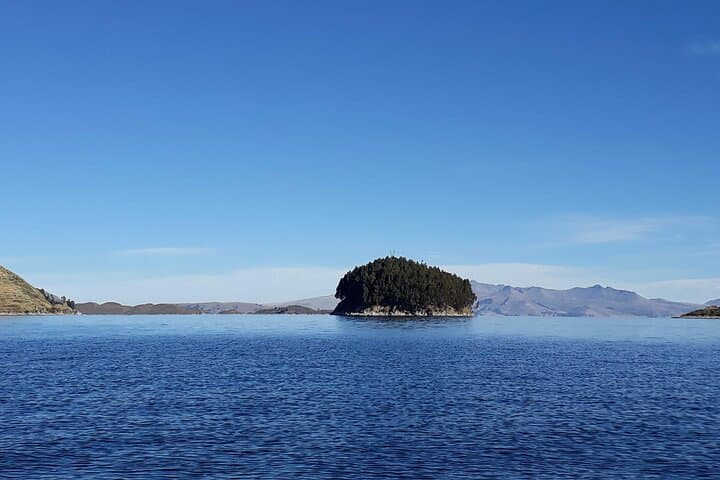 Exploring Lake Titicaca & Isla del Sol: 2-Day Private Tour from La Paz