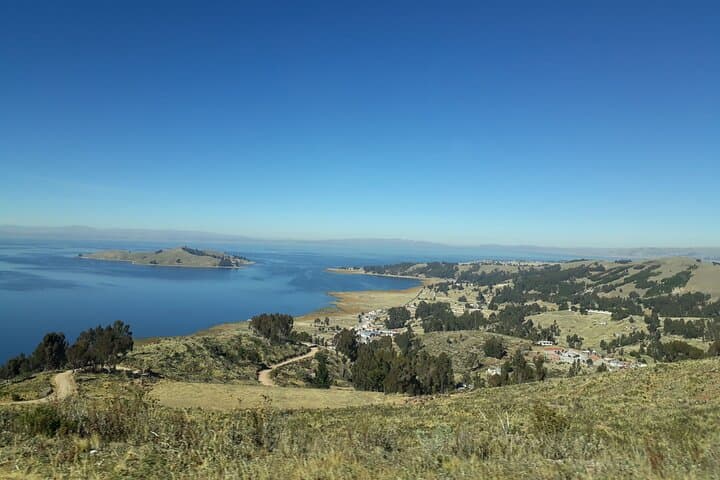 Exploring Lake Titicaca & Isla del Sol: 2-Day Private Tour from La Paz photo 2