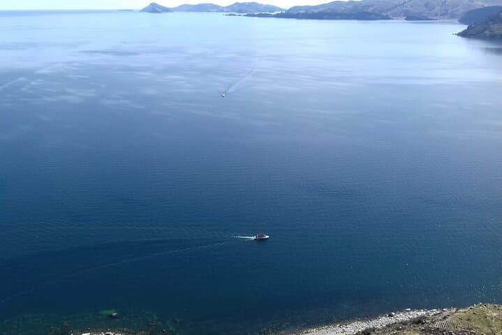 Exploring Lake Titicaca & Isla del Sol: 2-Day Private Tour from La Paz photo 4