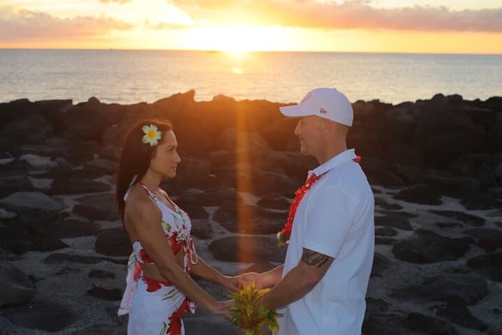 Capturing Dawn's Tranquility: Waikiki Beach Sunrise Photos