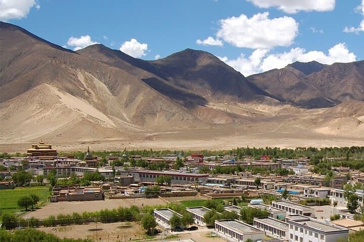 Tibet Overland Tour: Kathmandu to Lhasa Group Departure with Everest & Yamdrok Views photo 6