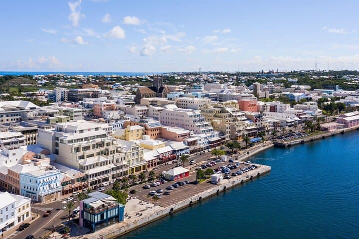 Hamilton Shopping & Sightseeing Cruise: Royal Naval Dockyard to Hamilton