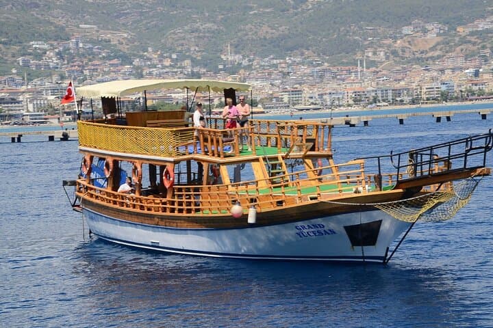 Alanya Relaxing Boat Tour: Mediterranean Swim, Caves & Lunch Cruise photo 5