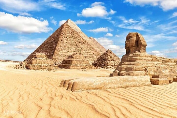 Hurghada to Giza: Pyramids & Cairo Day Tour by Semi-Private Minivan