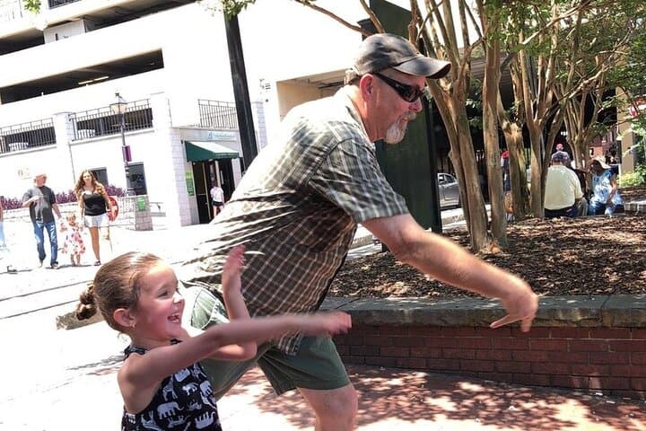 Orange Zombie Scavenger Hunt: Survive Old Towne in One Hour