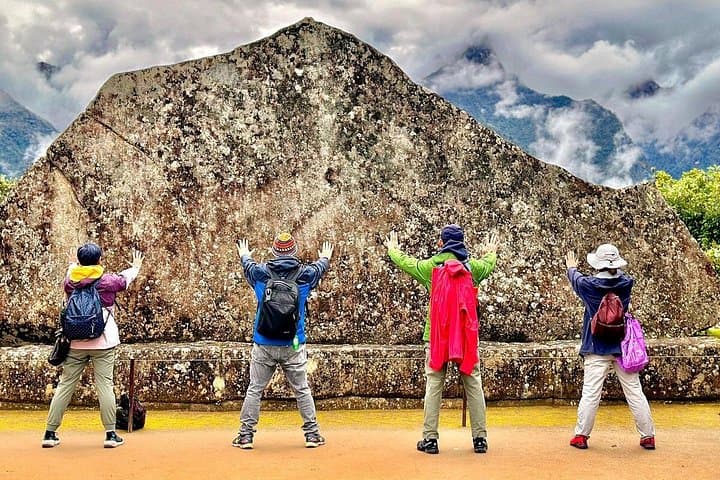 Two-Day Sacred Valley and Machu Picchu by Train — Overnight in Aguas Calientes photo 1