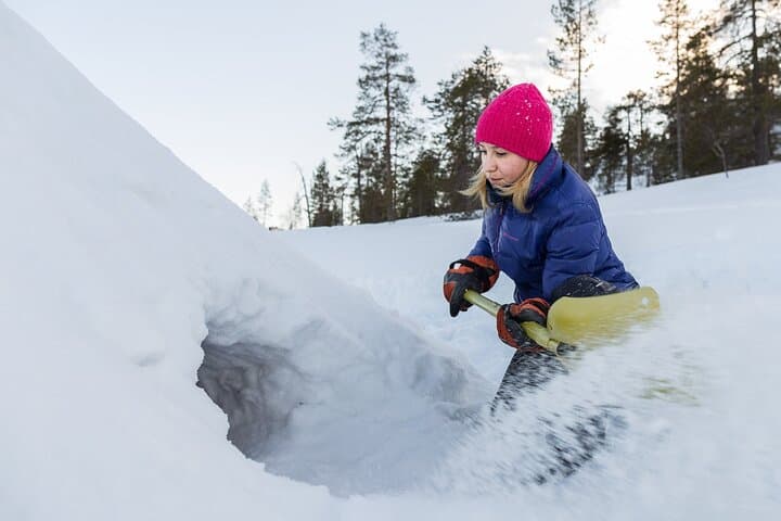 Arctic Day Survival Workshop in Pyhä: Build a Quinzee and Learn Winter Skills photo 2