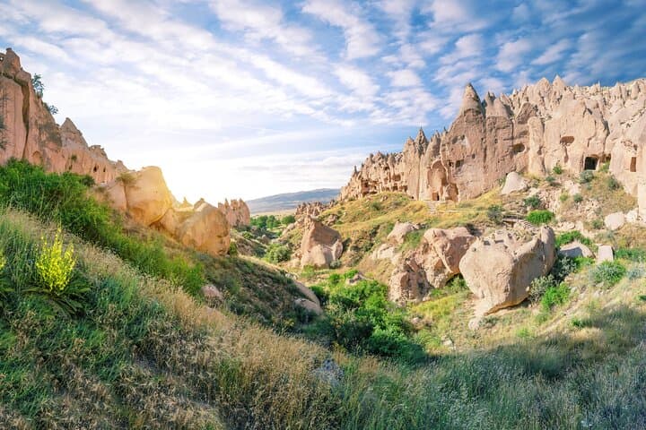 Full-Day Cappadocia Highlights Tour — Göreme Open-Air, Valleys & Uchisar Castle