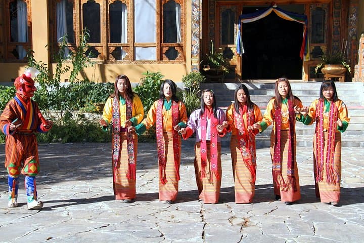 16-Day Nepal–Tibet–Bhutan Classic: Cultural, Himalayan & Scenic Highlights photo 3