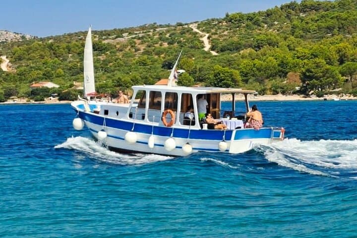 Vrgada Island Half-Day Cruise from Biograd na Moru — Dalmatian Food & Snorkel