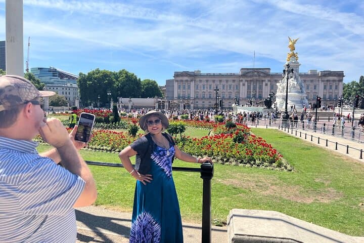 Half-Day Iconic London Walking Tour: Trafalgar, Buckingham & Westminster photo 5