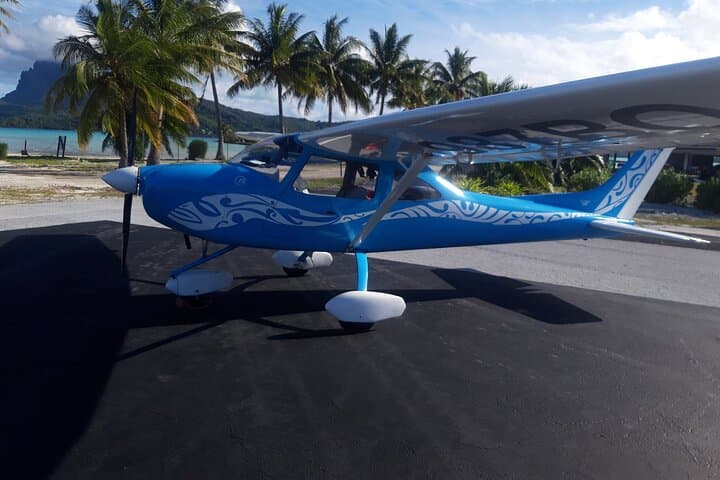 Private 30‑Minute Scenic Flight Over Huahine’s Lagoons