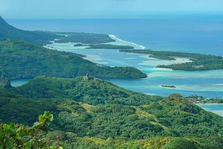 Private 30‑Minute Scenic Flight Over Huahine’s Lagoons photo 5