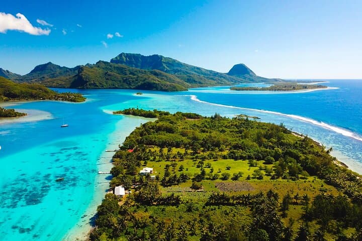 Private 30‑Minute Scenic Flight Over Huahine’s Lagoons photo 6
