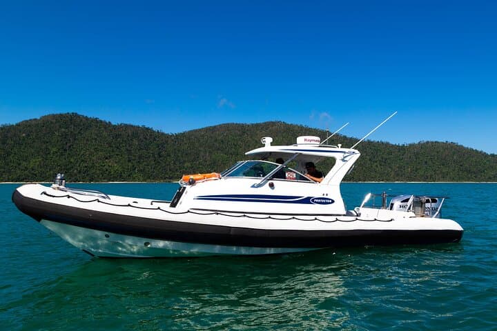 Private Whitsundays Charter: Custom Snorkel, Beach & Island Trails photo 2