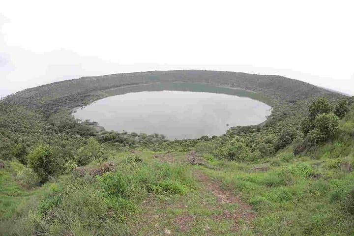 Lonar Lake Expedition — Day Trip from Aurangabad to the Meteorite Crater and Temples photo 2