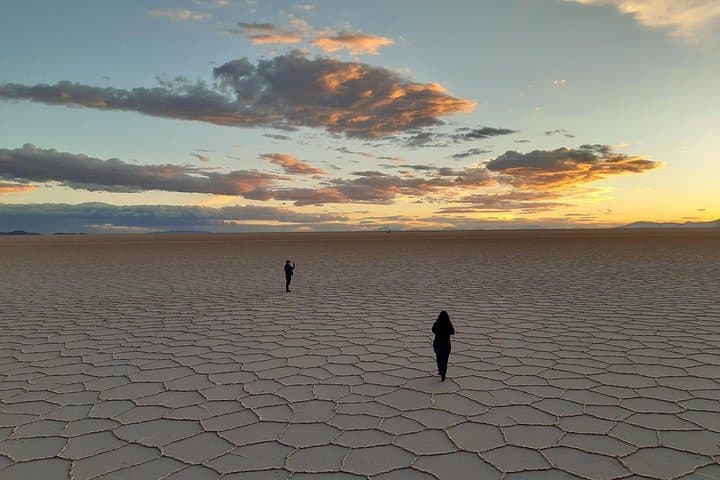 Salar de Uyuni Full-Day Private Tour: Incahuasi Island, Train Cemetery & Salt-Flat Sunset photo 4