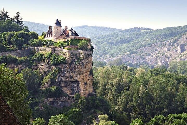 Private Morning Tour from Sarlat to Rocamadour: Cliffside Sanctuary & Black Virgin photo 3