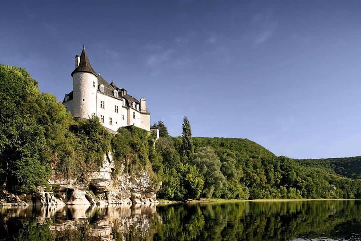 Private Morning Tour from Sarlat to Rocamadour: Cliffside Sanctuary & Black Virgin photo 2