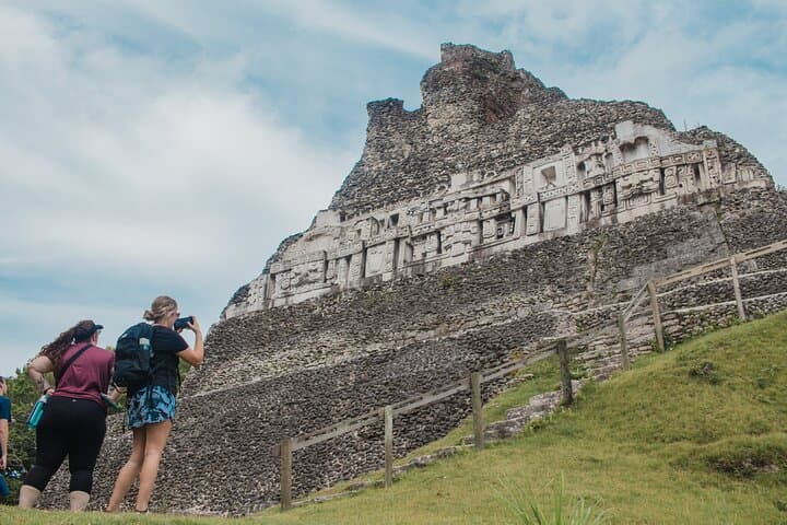 Explore Xunantunich and Cahal Pech: Private Maya Ruins Tour from San Ignacio