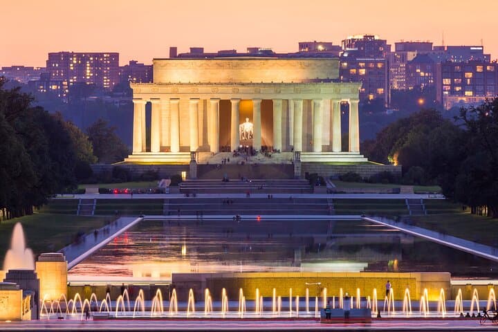 Washington DC National Mall Augmented Reality Treasure Hunt — Interactive Monument Scavenger Walk