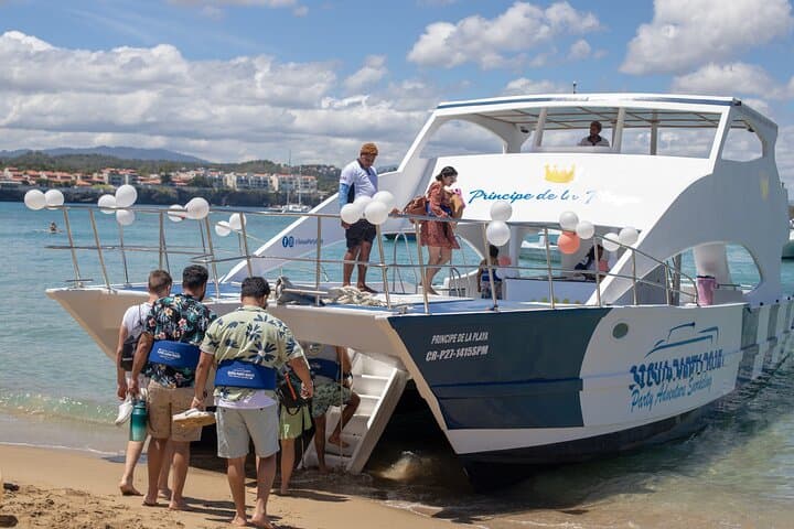 Sosua Party Boat: Catamaran Snorkel Cruise with Brunch and Drinks in Puerto Plata