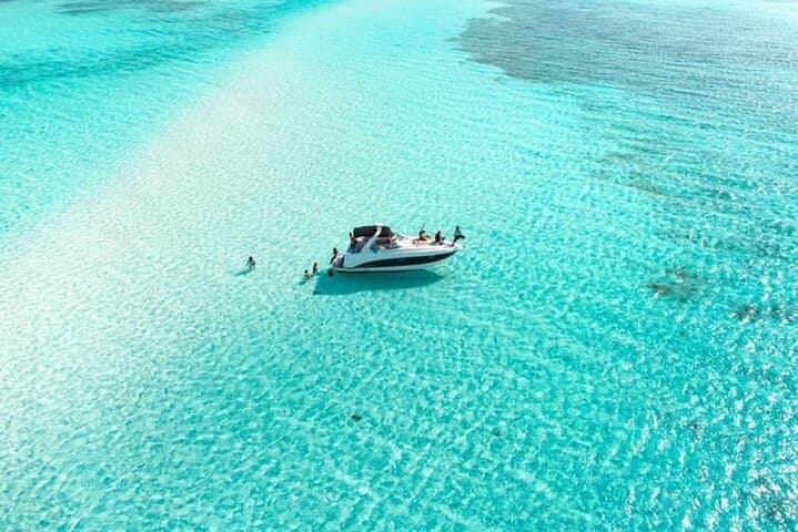 Private Yacht Charter to El Cielo, Cozumel — All-Inclusive Snorkel & Sandbar Experience