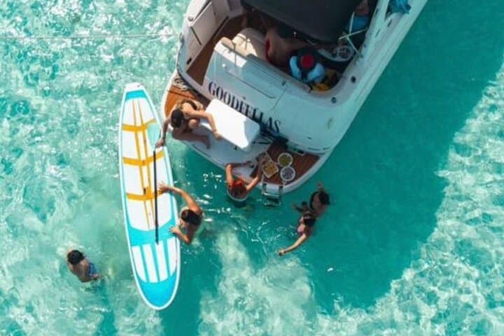 Private Yacht Charter to El Cielo, Cozumel — All-Inclusive Snorkel & Sandbar Experience photo 2