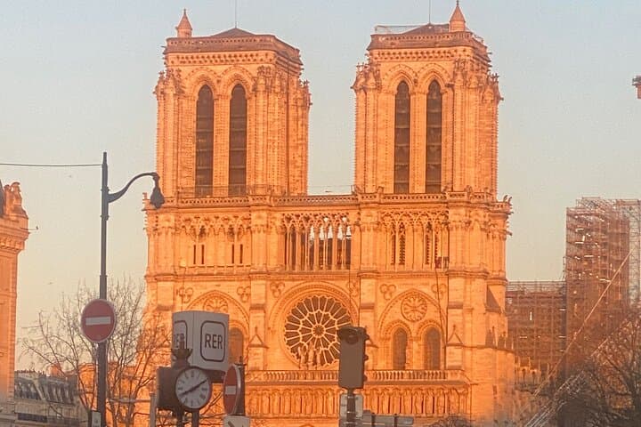 Paris Private Guided Tour: 4-Hour Custom Walking & Driver Experience photo 5