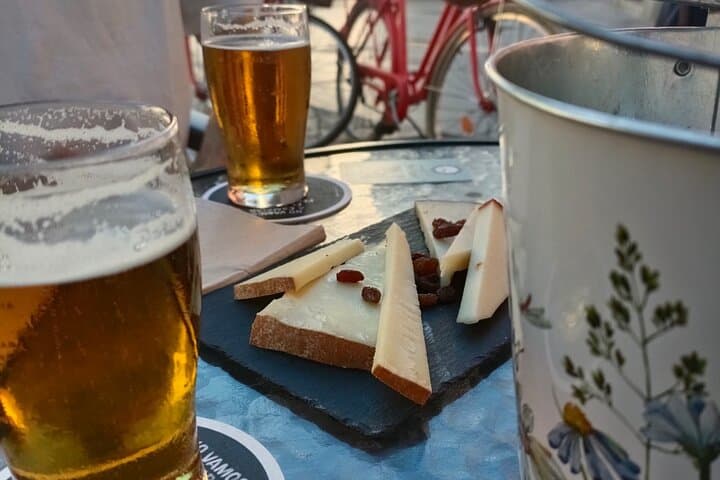 Night Tapas & Two Wheels: Gastronomic Bike Tour Through Las Palmas photo 5