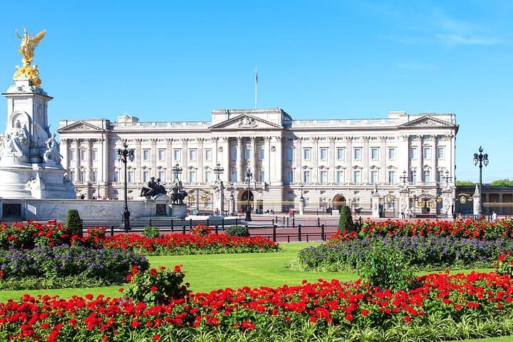 Self-Guided Audio Walking Tour of Central London: Trafalgar, Thames & Hidden Corners photo 2