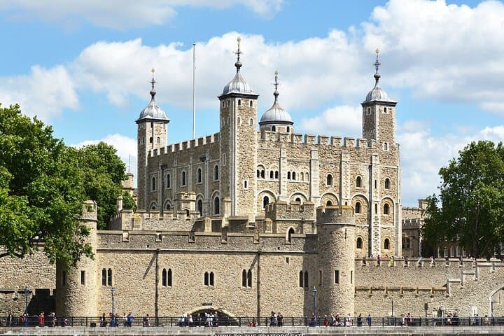 Self-Guided Audio Walking Tour of Central London: Trafalgar, Thames & Hidden Corners photo 4