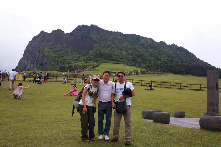 Jeju Sunrise Peak & Manjanggul Half-Day Private Tour: Seongsan Ilchulbong and Lava Tube photo 4
