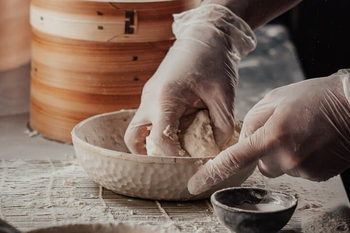 Make Hong Kong Egg Tarts & Custard Mooncakes: Tsim Sha Tsui Baking Class