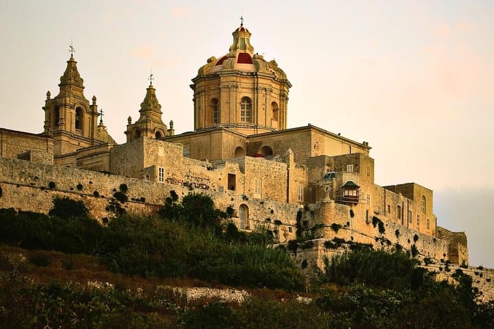 Half-Day Private Island Drive: Mdina, Dingli Cliffs & Blue Grotto in Malta photo 3