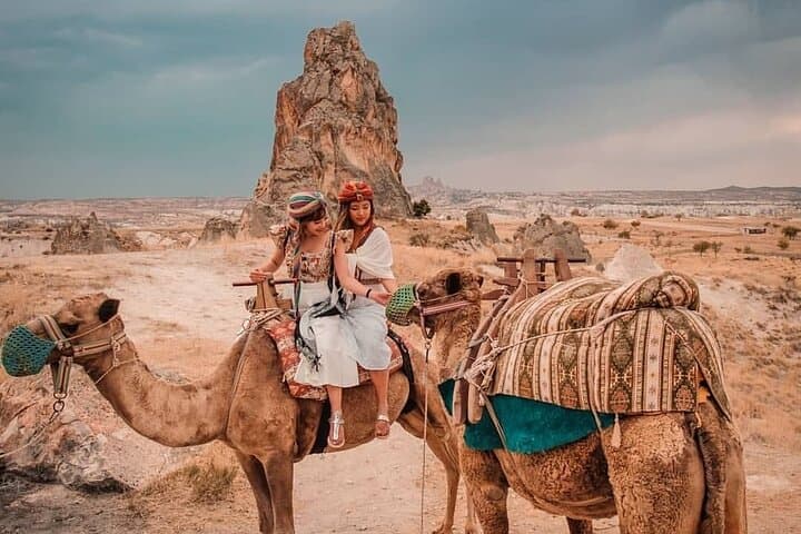 Cappadocia in 3 Days: Sunrise Balloons, Camel Rides & Cave-Hotel Stays
