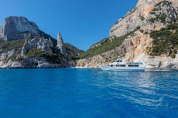 Full-Day Cala Gonone & Gulf of Orosei Mini Cruise — Cala Luna, Mariolu, Goloritzè