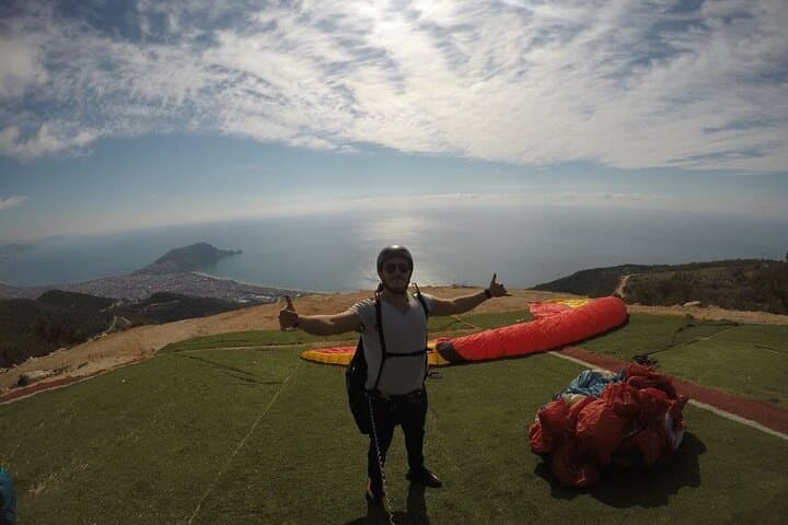 Tandem Paragliding in Alanya: Coastal Flight with Roundtrip Transfer photo 6