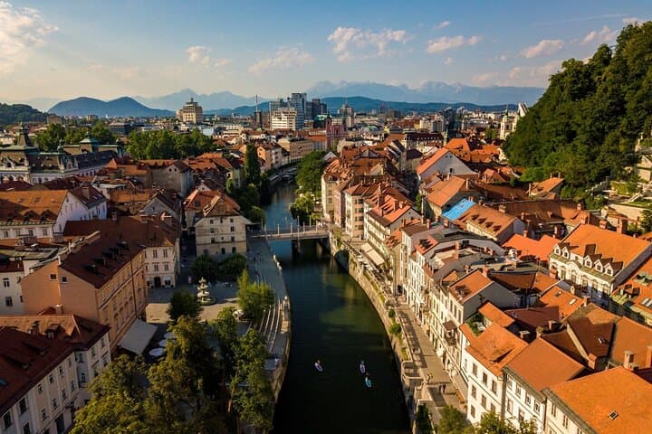Stand-Up Paddleboarding Through Ljubljana: 2-Hour Lesson & City River Tour photo 4