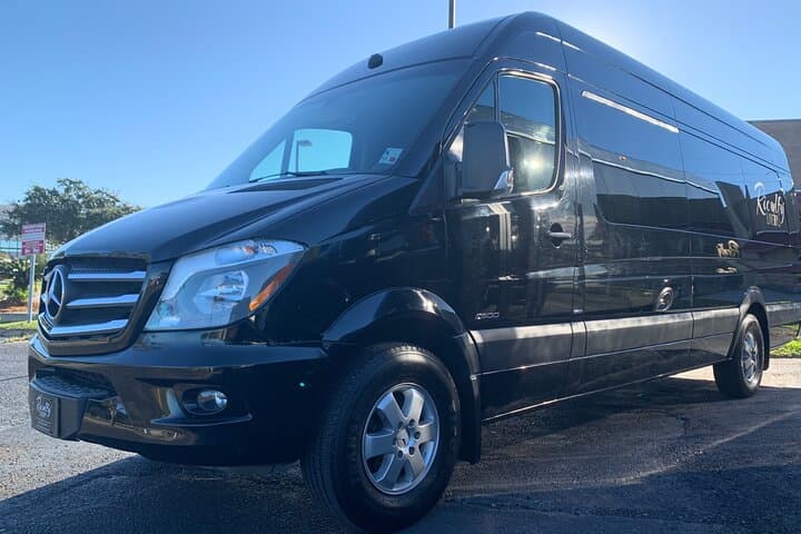 Private Luxury Transfer in New Orleans — Door-to-Door Comfort Between MSY and the French Quarter photo 2