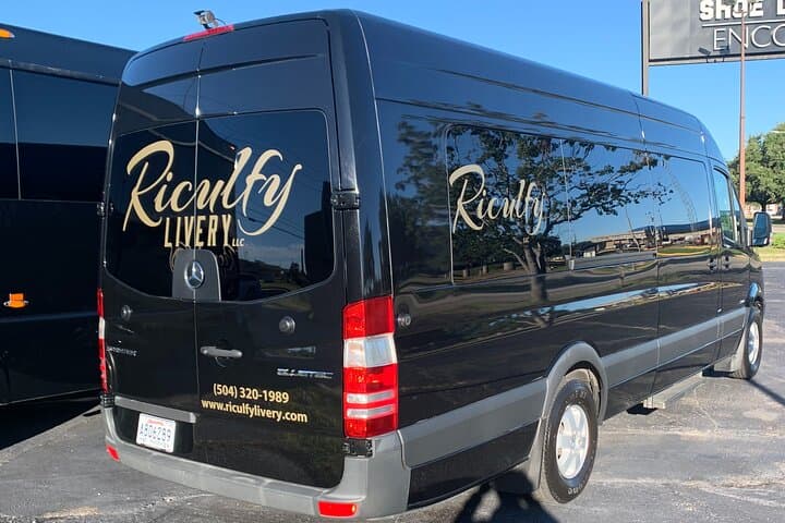Private Luxury Transfer in New Orleans — Door-to-Door Comfort Between MSY and the French Quarter photo 4