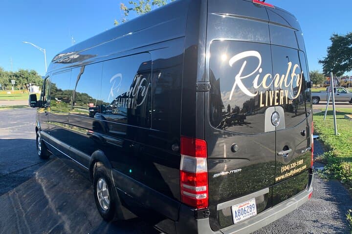 Private Luxury Transfer in New Orleans — Door-to-Door Comfort Between MSY and the French Quarter photo 5