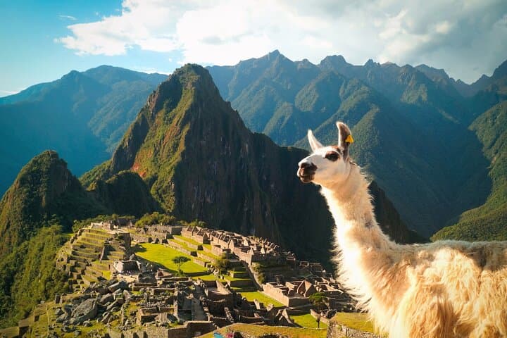 2-Day Private Sacred Valley & Machu Picchu Train Tour from Cusco