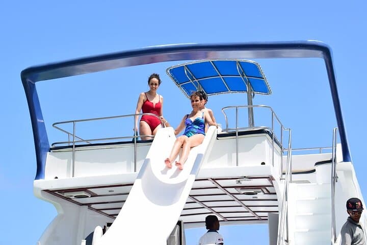 Punta Cana Catamaran Party: Snorkel, Sandbar & Open Bar Experience photo 5