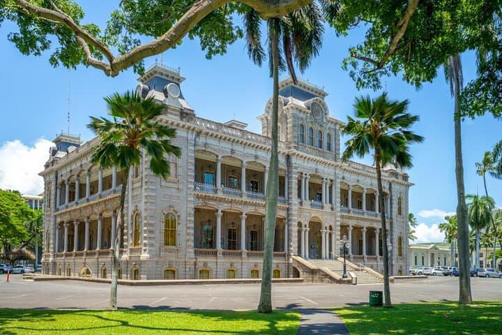 Honolulu Walking Tour for Couples: Private 2-Hour Historic Highlights photo 6