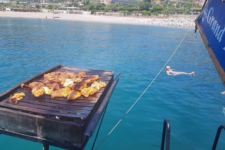 Alanya Relaxing Boat Tour: Mediterranean Swim, Caves & Lunch Cruise photo 6