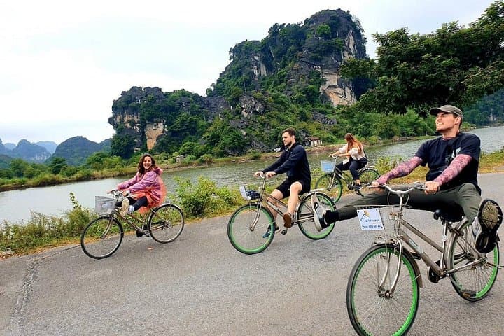 Day Trip to Ninh Binh: Hoa Lu, Biking, Trang An Boat & Mua Cave Viewpoint photo 6